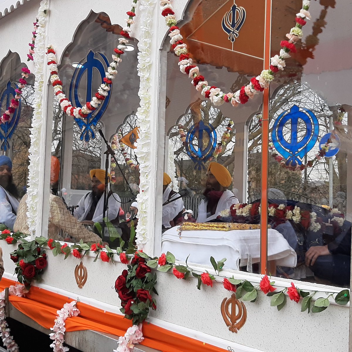deepmathematics's tweet image. A beautiful day celebrating Vishakhi in Glasgow &apos;the birth of the Khalsa panth&apos; . Proud to be Sikh. Very thankful for the support from @PoliceScotland during the procession. @GlasgowGurdwara  @sikhsinscotland  @gnstglasgow @CentralGurdwara  #Diversity  #Sikhism