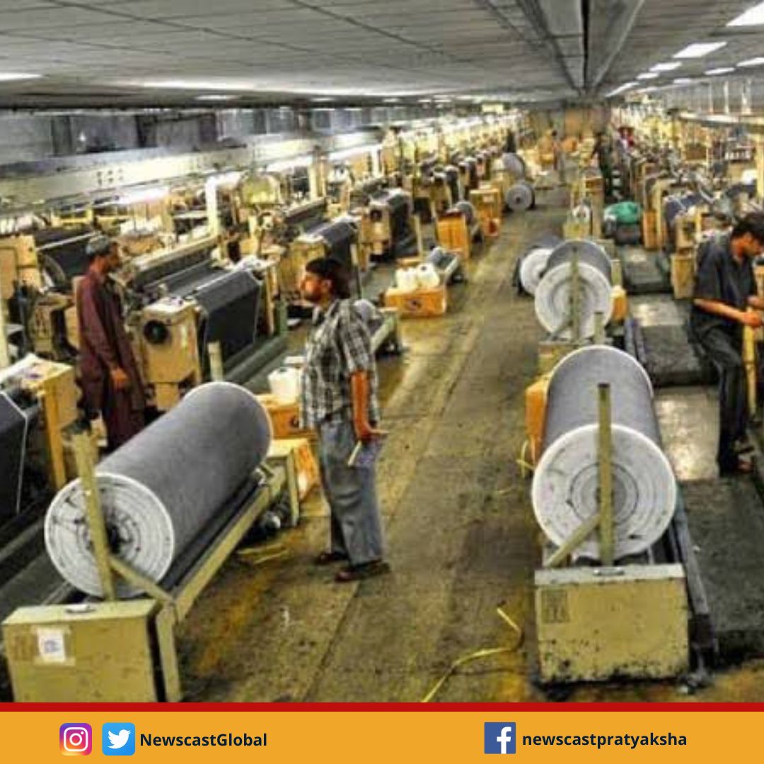 NewscastGlobal's tweet photo. India plans to set up 7 mega #TextileParks. They would provide state-of-the-art infra for textiles, attract #investments & create lakhs of #jobs. These parks will be set up in Tamil Nadu, Telangana, Karnataka, Maharashtra, Gujarat, Madhya Pradesh & Uttar Pradesh
#ProgressingIndia https://t.co/kM1nUTcQFe