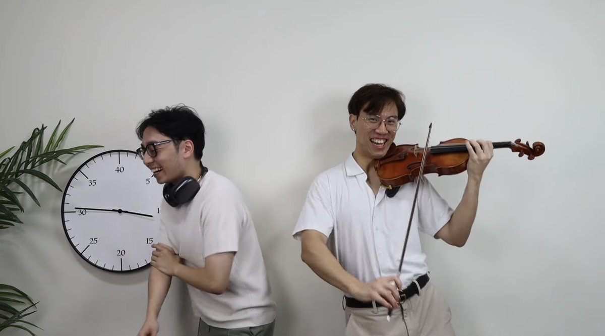 NBumblebat's tweet image. Thank you for everything, Brett and Eddy, including inspiring me to finally try to get out of my artblock❤️
#twosetviolin #twosetviolinfanart #eddychen #brettyang
