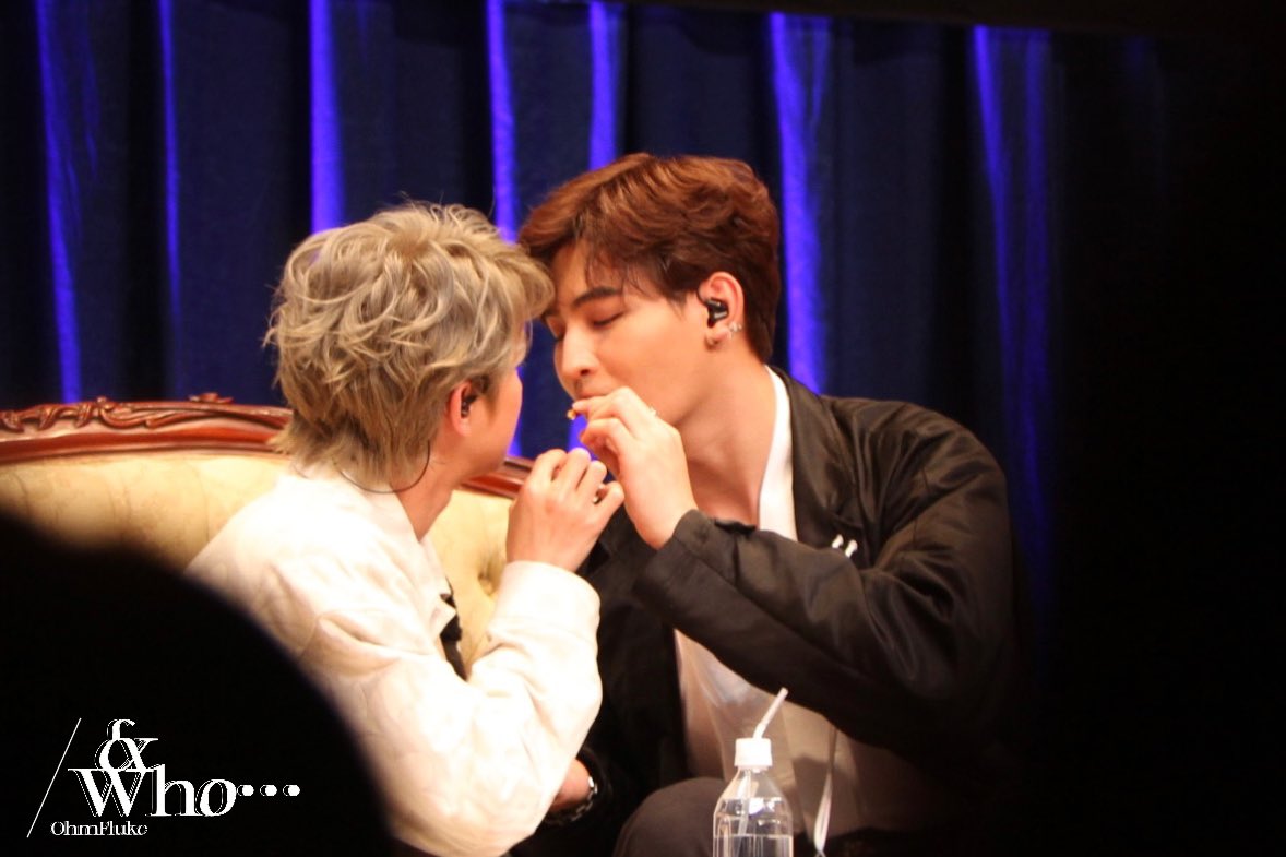 and_Who_u's tweet photo. 20230409 Ohm x Fluke Japan 1st Fan Meeting  

有人吗？没人的话我就开始造谣了哈🤫

#OhnFluke
#OhmFlukeInJapan
#OhmFlukeJapan1stFanMeeting 
#OhmFluke1stJPFM https://t.co/D1Bz39xp7X
