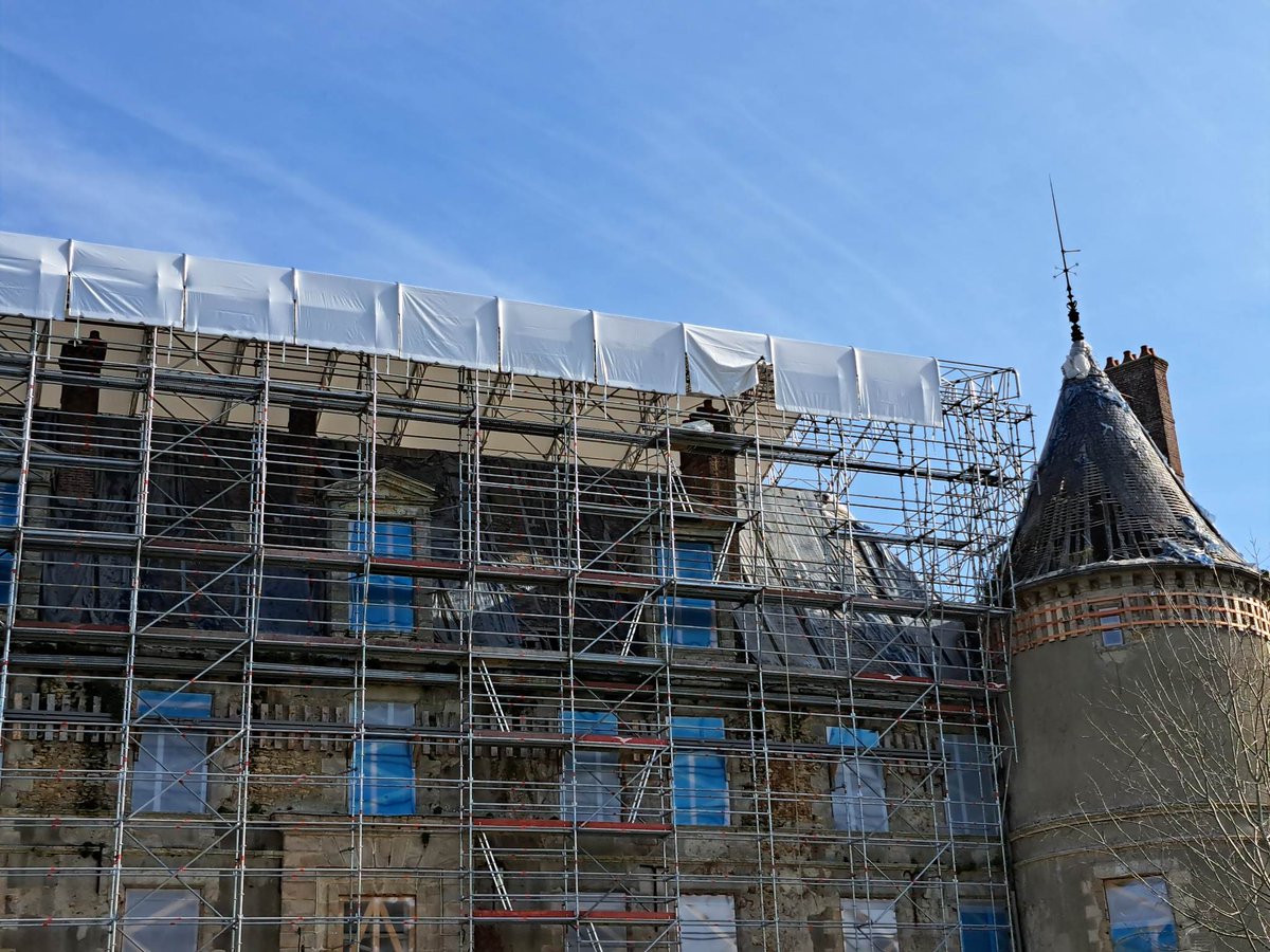 CEpernon's tweet photo. Ça avance au château ! 😍

Crédit photo Alexandre Aubry 📷 https://t.co/wvJhFFK9Xh