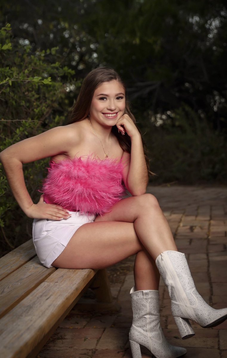 madikae1316's tweet photo. Happy birthday to our first born! #babynumber1 🎉#sweet16 https://t.co/rRwW7kELSV