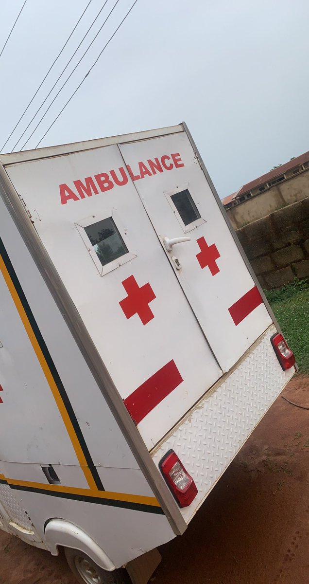 Visited a village inside Ogun state and this is what Ogun state government gave a health care center as Ambulance 🚑!!! Nigeria 🇳🇬 why 🤦‍♂️😭😭