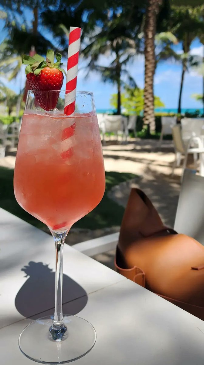 GrandSurfside's tweet photo. Cheers to more tropical adventures in Miami this Spring. https://t.co/ltFbuu7lwp
πΈ glesgaegal
#grandsurfside #miamispring #miamibeach #poolside #paradisefound #poolday #cocktailtime #cheers https://t.co/wnXew4uNhc