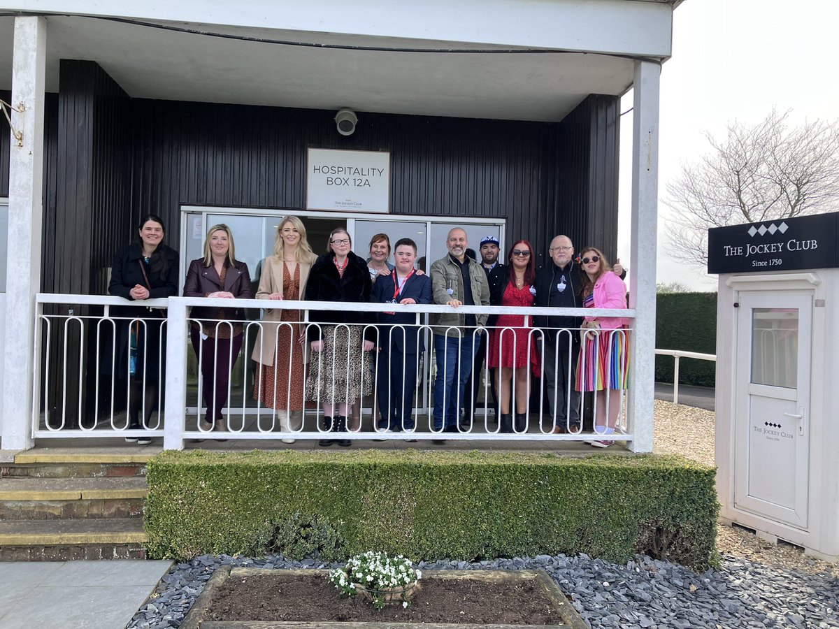 PartridgeSusan's tweet photo. Everyone is having a great day here at @MarketRasenRace with #box4kids. We’ve had a few winners! Thank you @TheJockeyClub and @BWellsTrust https://t.co/d6yUQJIJMx