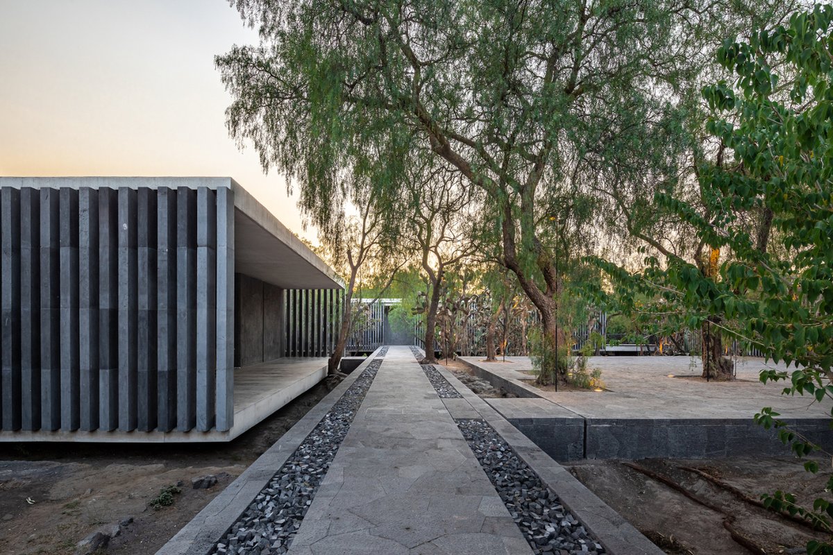 MauricioRocha <a href="/TALLER_Arq/">Taller Mauricio Rocha</a>  ganador del #MCHAP por la ampliación y remodelación del <a href="/anahuacalli/">Museo Diego Rivera Anahuacalli</a>.
 
El Museo fue concebido por el artista #diegorivera en la década de 1940.

La reciente intervención respeta su preexistencia y se mimetiza entre el paisaje.