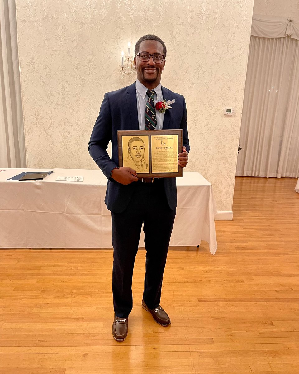 I was recently INDUCTED to the ✨Wilbur Cross Hall of Fame✨ for Basketball &amp; Football. I want to thank my family and friends for the support over the years. Believe in people who believe in you. Happy Easter‼️
#NewHavenCT #Cross #Blessed🙏🏾