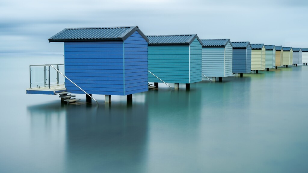 High Tide Huts #nikon #nikonz7ii #longexposure #beachhuts #leefilters #heybridge #osealeisurepark #osea #essex #kpics #kpicsphotography #beckenhamps instagr.am/p/Cq0fiCcNFYU/