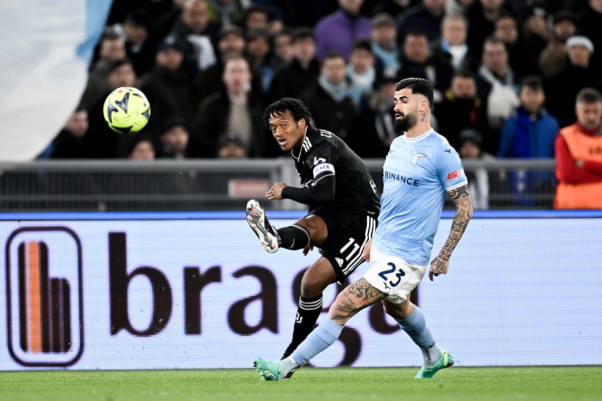 AroundTurin's tweet photo. Racist chants against Cuadrado last night at the Olimpico. Even the speaker of the stadium had to intervene to ask the usual ignorant to stop. If you didn’t hear much about this don’t worry… it’s sad to say but Cuadrado doesn’t have the same PR as Lukaku and Lazio is not Juventus for the media. 🤦🏻‍♂️