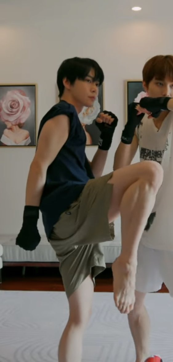 Have you ever seen such glorious calves 😭😭😭