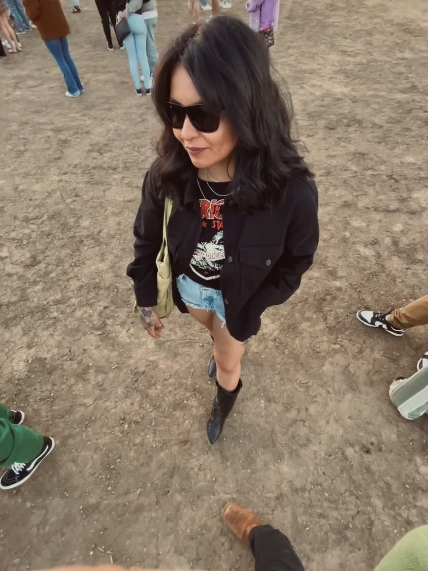 jensterfigss's tweet photo. PFP + 1 🖤 https://t.co/KnbJYorRfl