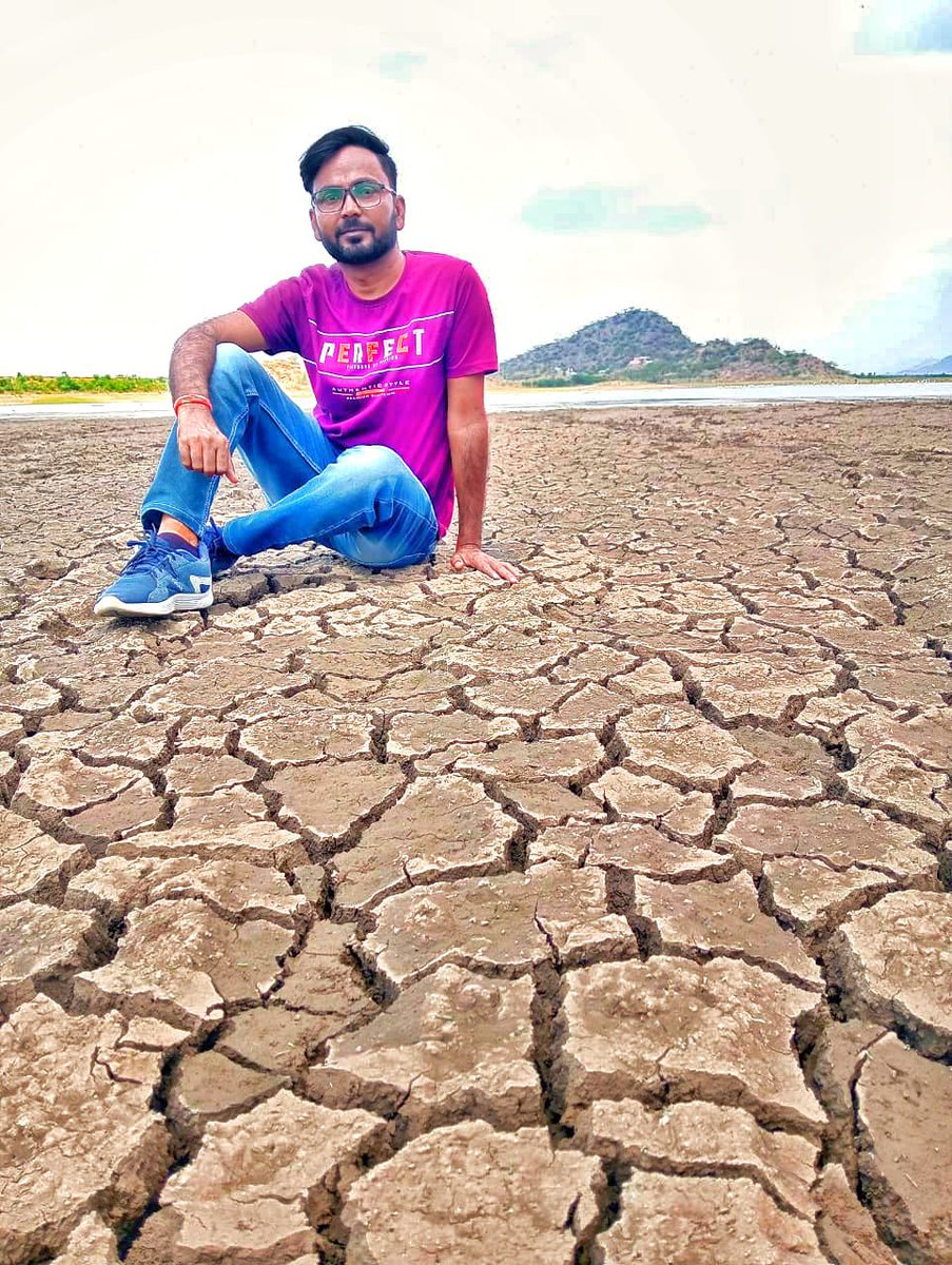 TejpalParmar10's tweet photo. मैं अगर सब जैसा होता तो 
यकीन मानो इतना परेशान ना होता...
#badphase #OdaDam https://t.co/BG2j6dmhnG
