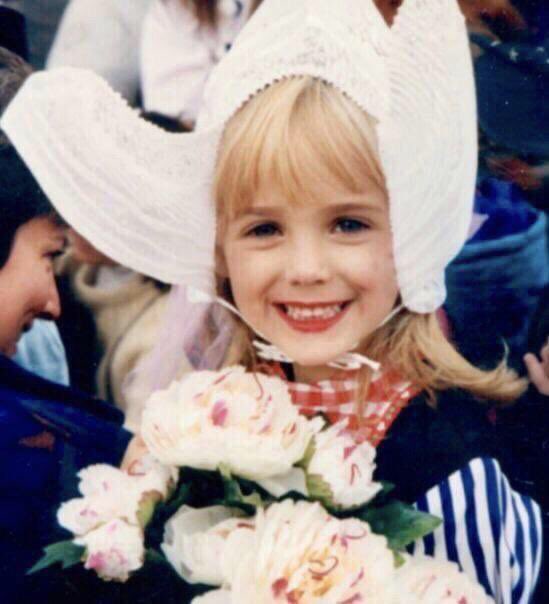 BrockRiddickIFB's tweet image. Jonbenet Ramsey on the right.

But
Who is that on the left?
🧐