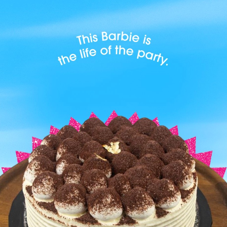 aiko25's tweet image. Here are the two cakes: 

Left: My fave
Right: My husband's fave

#tedboy