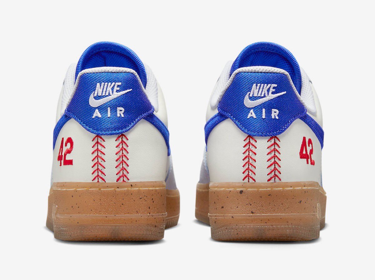 uptod4te's tweet image. 黒人初の伝説的メジャーリーガー ジャッキー・ロビンソンを称えた Nike Air Force 1 Low “Jackie Robinson”が海外4月15日より発売予定 ［FN1868-100］［ナイキ エアフォース1 AF1 ロー］
uptodate.tokyo/nike-air-force…