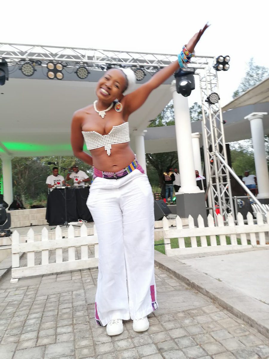 ntsikimazwai's tweet photo. When you're born for the stage......out mcing the all white party I Bronkospruit 🥰🥰🥰
#TheGaws https://t.co/x8M9chkyIe