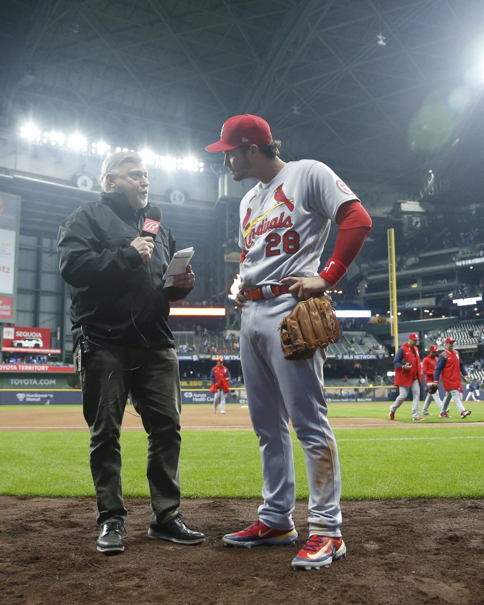 Cardinals's tweet photo. Nolan Arenado is the 7th player to hit home run number 300 in a #STLCards uniform:

Stan Musial
Gary Gaetti
Jim Edmonds 
Albert Pujols
Troy Glaus 
Paul Goldschmidt https://t.co/IQatRwt81n