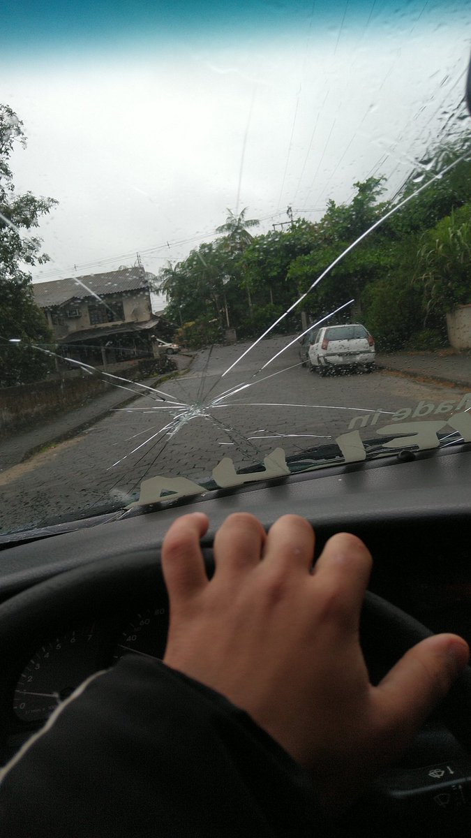 gal_backes's tweet photo. Bando de atrasa lado, vai batalhar pra ter teu bagulho, pq o meu tu não vai levar https://t.co/c5MQmRahsZ