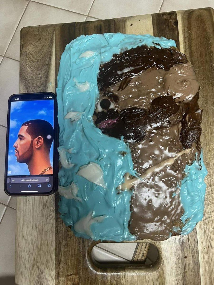 𝙻𝙺 ⛥ on Twitter "I made a cake of my favourite drake album, y’all like