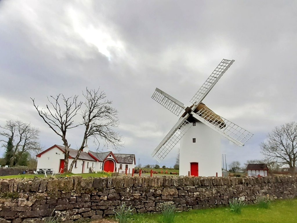 Can never resist taking a photo of this #architectural #heritage gem when in the vicinity!

@ElphinWindmill #Roscommon #IrelandsHiddenHeartlands
 
buildingsofireland.ie/buildings-sear…