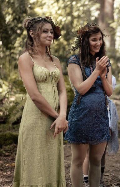 fey_fire's tweet photo. Persephone and Demeter after a long winter apart🌷🐇 https://t.co/b8YrqZkrvK