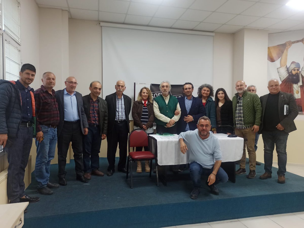 Nderededeva's tweet photo. Narlıdere’nin kentsel dönüşüm ile ilgili  toplantısına katıldık. Narlıdere halkının sorunlarını dinledik https://t.co/mkeYMWf9Qq