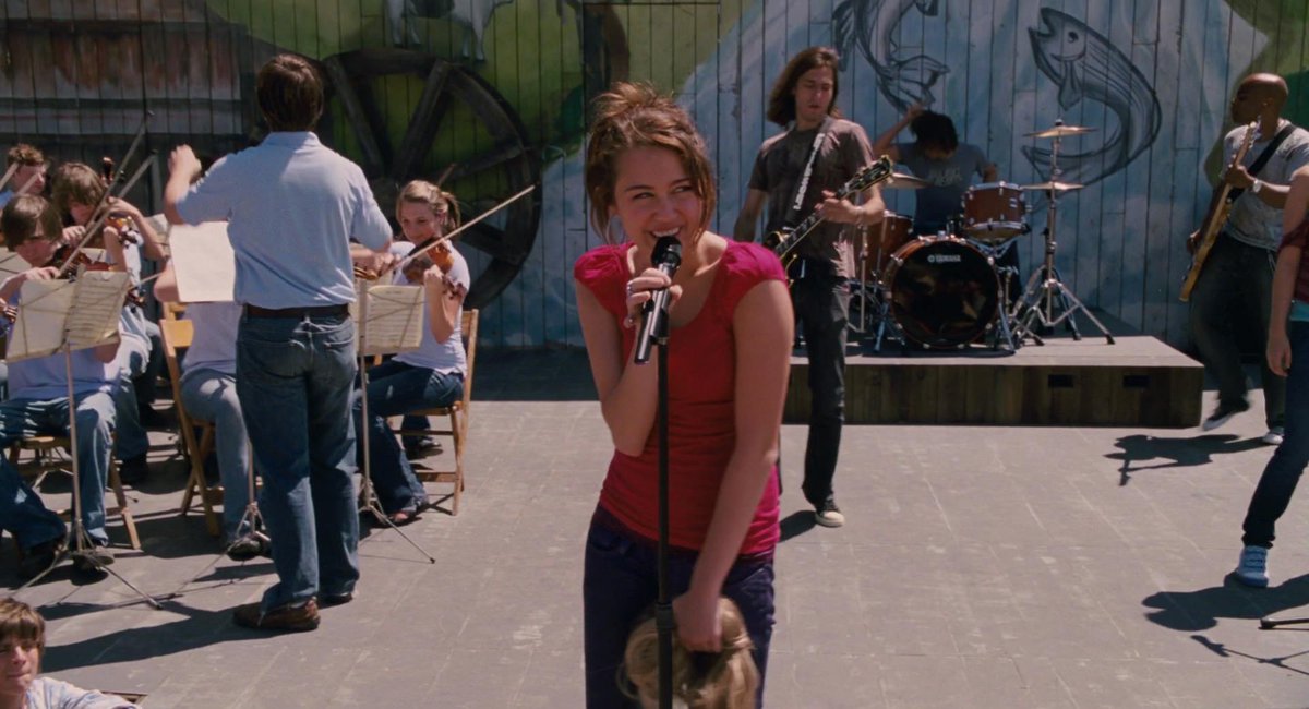 notgwendalupe's tweet photo. 'hannah montana: the movie' premiered 14 years ago today https://t.co/KYrDyDeOXB