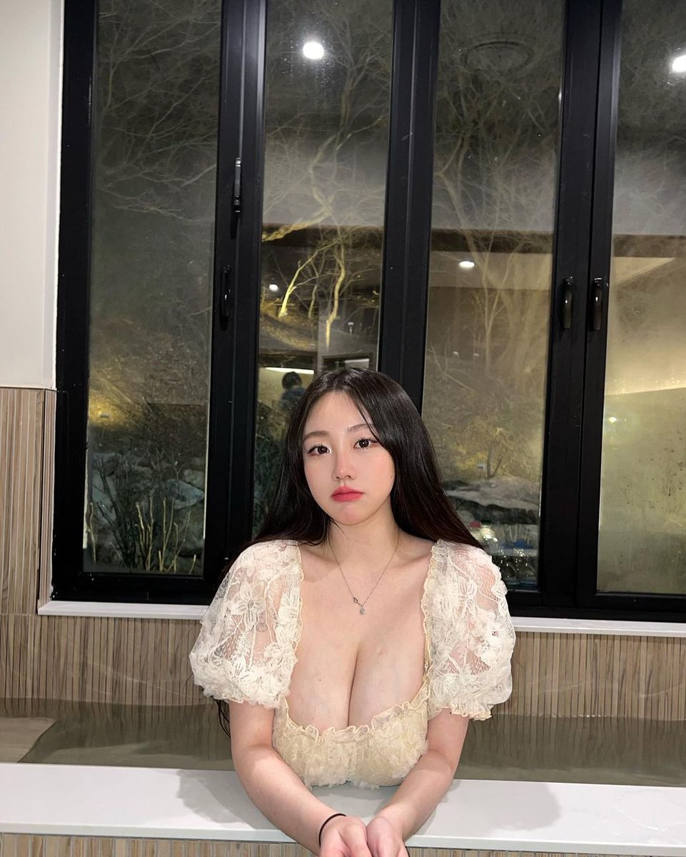 roughmw's tweet image. ️️ 
 ️️ 
 ️️ 

          night duty 🌛   

 ️️ 
 ️️