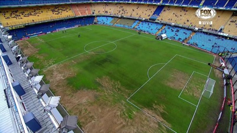zoefoglino's tweet photo. Es increíble como la oposición quiere todo el tiempo mejorar o hacer otro estadio y cuando estaban ellos la Bombonera era literalmente esto https://t.co/4uQdFlzoxu