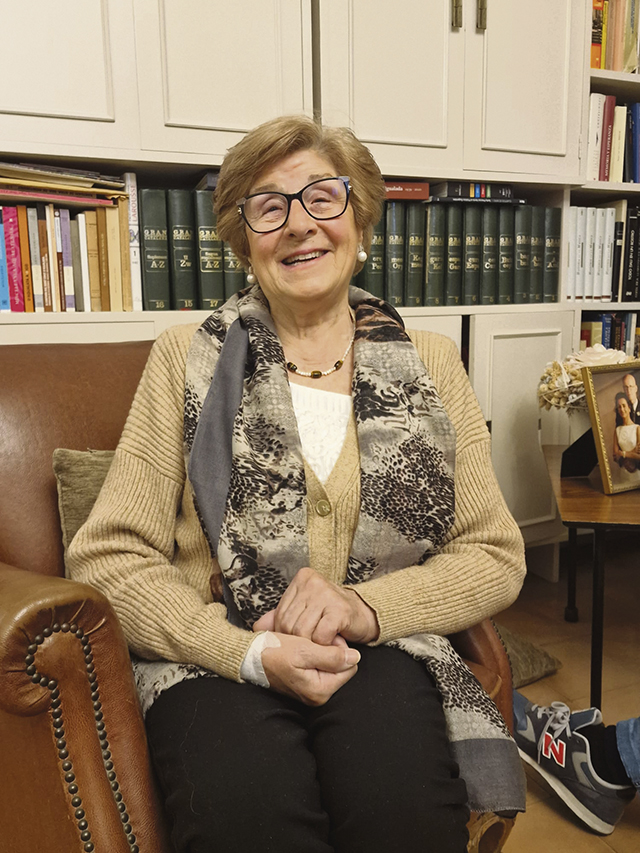 #LaContra | 💬 “La #Fundació es va crear per desig exprés de Mossèn Còdol. Ell volia que el seu patrimoni personal tingués continuïtat ”👉ow.ly/tcQW50NEAyo

✍️<a href="/Jordipuiggros67/">Jordi Puiggròs</a> entrevista a Adela Galtés i Codina, Presidenta de la Fundació Sant Crist d’Igualada