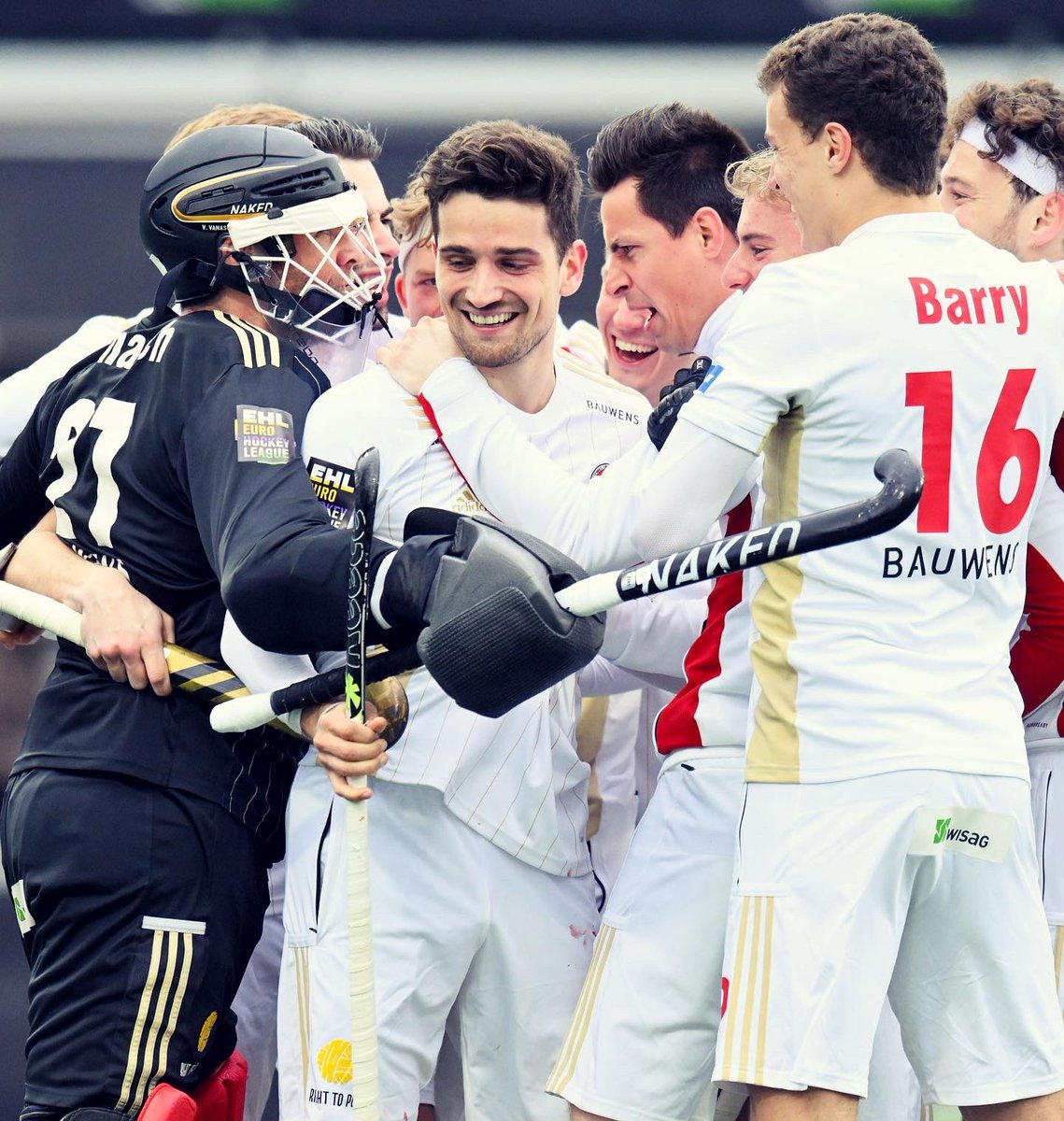 EHL-FINAL 2023! ❤️🤍 
#onelastdance #RWK #FINAL

📸 <a href="/WorldSportPics_/">WorldSportPics</a>