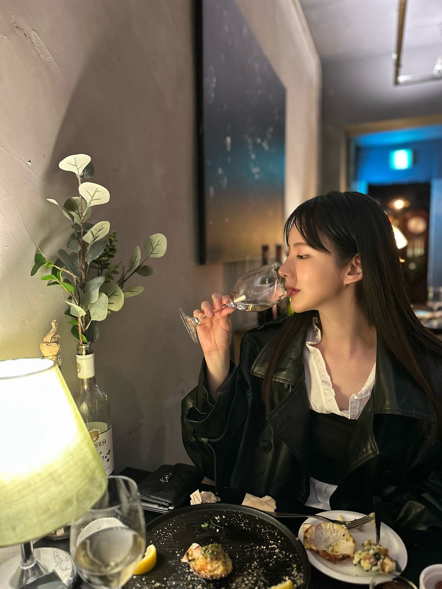 various_donga's tweet photo. 너무 행복한 8일같은 9일이었다 💜 더~~ 열심히 살아야지 !!! 감삼다 😈 #엉베흐 #korea https://t.co/7RIMHt0NLk