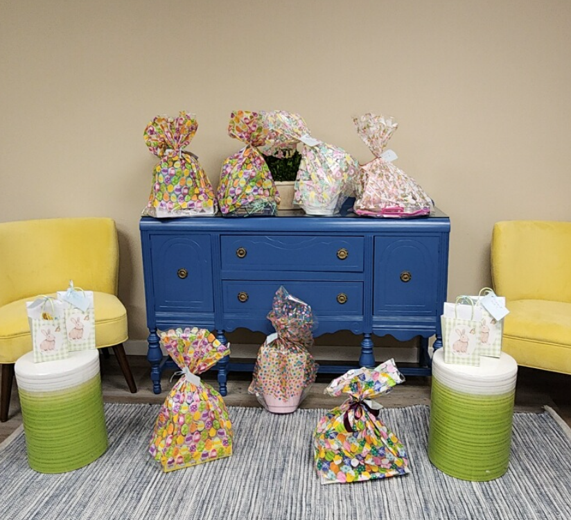 What a treat! Haven Hills is thankul to Odd Fellows #442, member Helene Epler for bringing smiles to Haven Hills. Happy Easter friends 💜