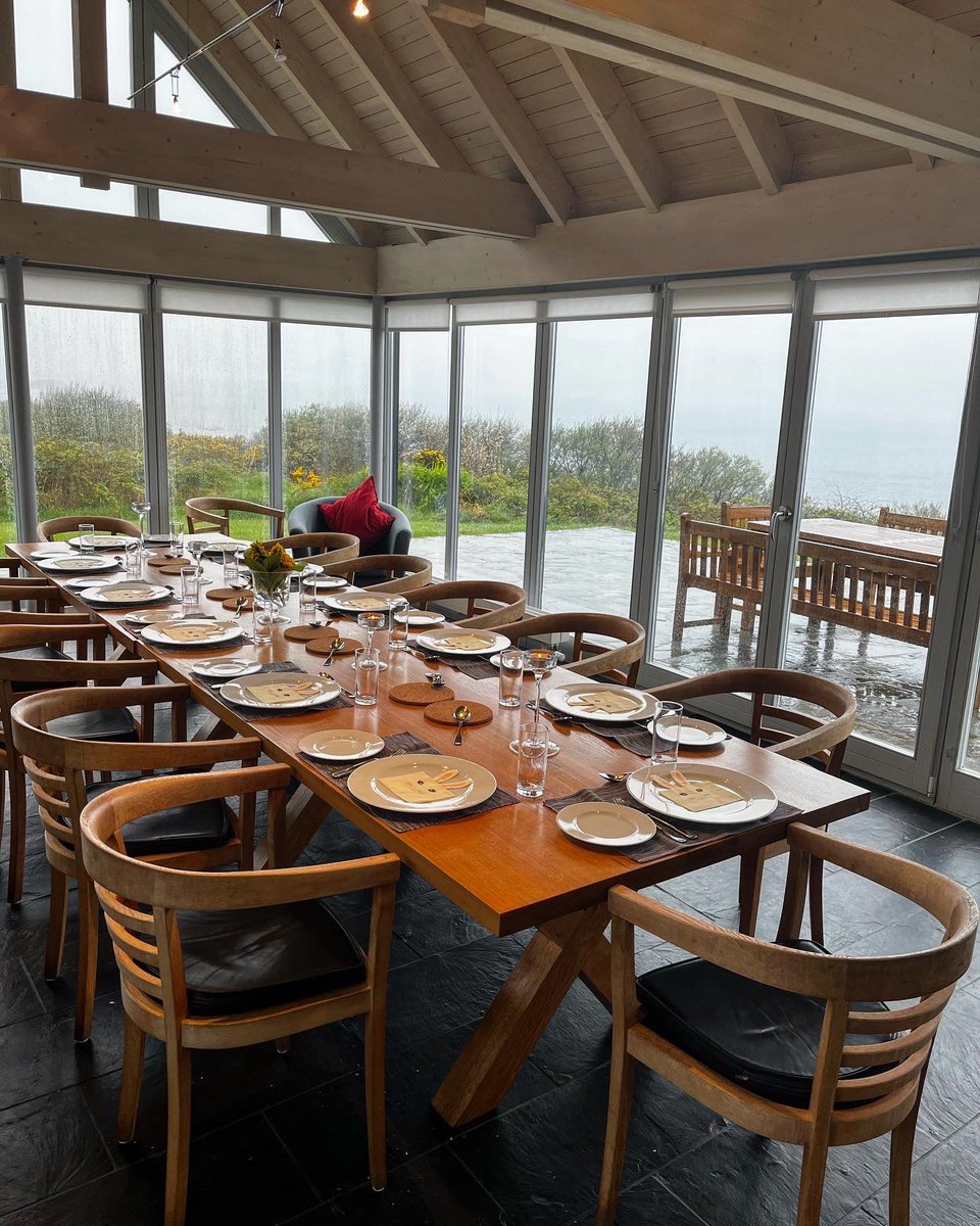 BreadmanWLKG's tweet photo. Lots of Hungry tummies in this gaff waiting for #breadman โs #EasterDinner spread on misty Cork afternoon.
#Eastersunday #whenisdinner https://t.co/OKkgbDla5n