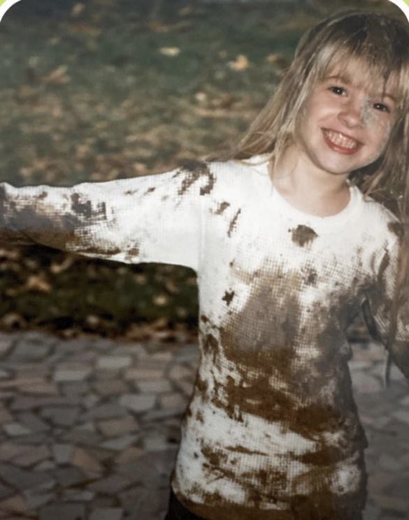 YELYAHPOI's tweet photo. ‘Note To Self’ - hayley’s message to her younger self https://t.co/JtEIym0BNQ