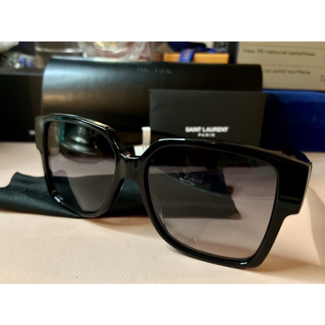 InTheSeoulPH's tweet photo. I'm selling Brandnew YSL Sunglasses for ₱16,500. Get it on Shopee now! https://t.co/HFft09za2O #ShopeePH https://t.co/k3V94L9M8I