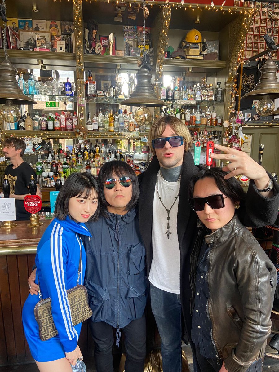 ShoutarouN's tweet photo. Nice to finally meet you bro!
@LionMachine23
#lionmachine23
#SAHAJi
#japanese
#brother
#rocknrollstar
#music
#fashion
#london
#uk
#thehawleyarms https://t.co/8klnEY5hMU