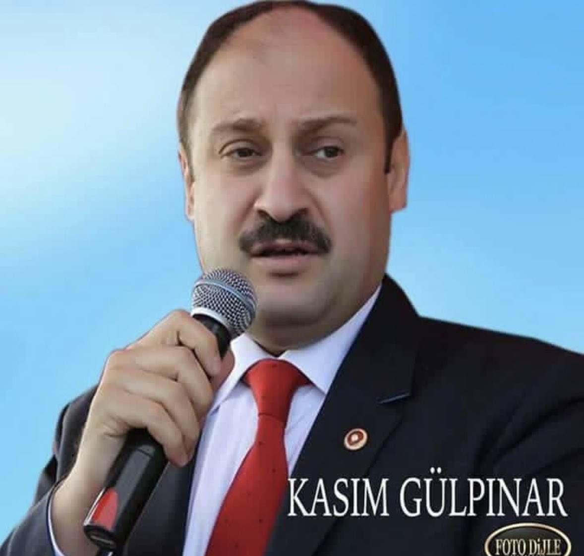 Binlerce liste açıklansa gözler asıl lideri arıyor. O itifakta bulunan partilerden daha çok oyu olan sn Kasım Gülpınar bizim kırmızı çizgimizdir. Herşeyin hayırlıs. <a href="/BY/">Binali Yıldırım</a> <a href="/RTErdogan/">Recep Tayyip Erdoğan</a> <a href="/hasannkarakas/">Hasan KARAKAŞ🇹🇷</a>