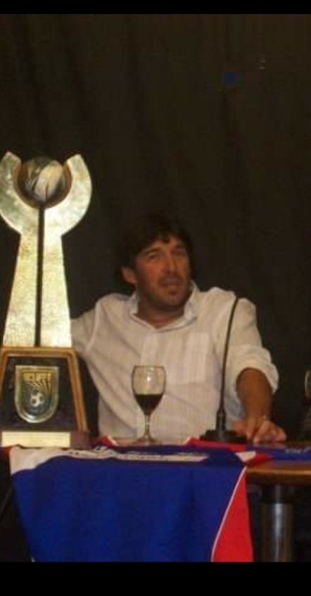 OlimpiaDeMinas's tweet photo. UN HECHO HISTÓRICO 

Gerardo "Chopi" Zeballos y Diego "Anzuelo" Zeballos se transformaron en el primer padre-hijo en conseguir como jugadores del combinado de Lavalleja el Campeonato de Selecciones del Interior.

(...) https://t.co/DMN6KeSIKp