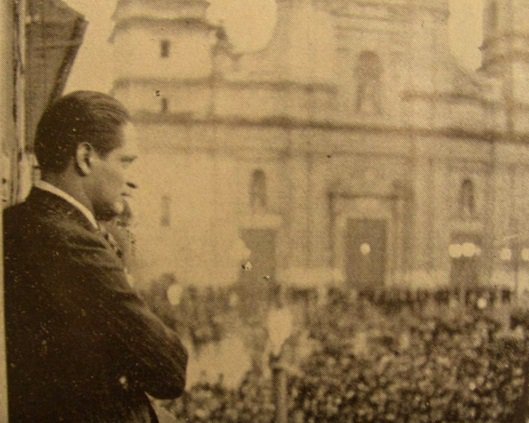 DeepSageApp's tweet photo. Yo no soy un hombre.. ¡¡Soy un PUEBLO!! #JorgeEliécerGaitán https://t.co/DDYm45C3L1 https://t.co/OeUBaQoqJ5