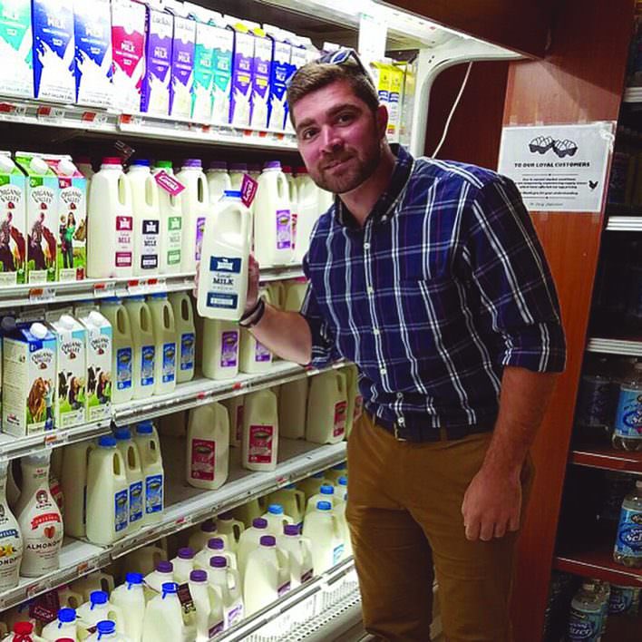 Dopaminefaucet's tweet photo. @PicturesFoIder Reminds me of my dad all those years ago when he popped out to get milk from the shop https://t.co/fpyyFirDeJ