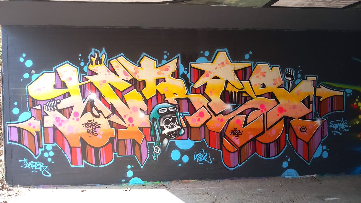 BigBongoDong's tweet photo. Yesterday there was a small Graffiti Jam in Den Bosch. Took some shots, showing 8 of them here... #graffiti #halloffame #denbosch #dukebush #devliert #burners #kingsofcolors #graffitijam https://t.co/794NIueWbf