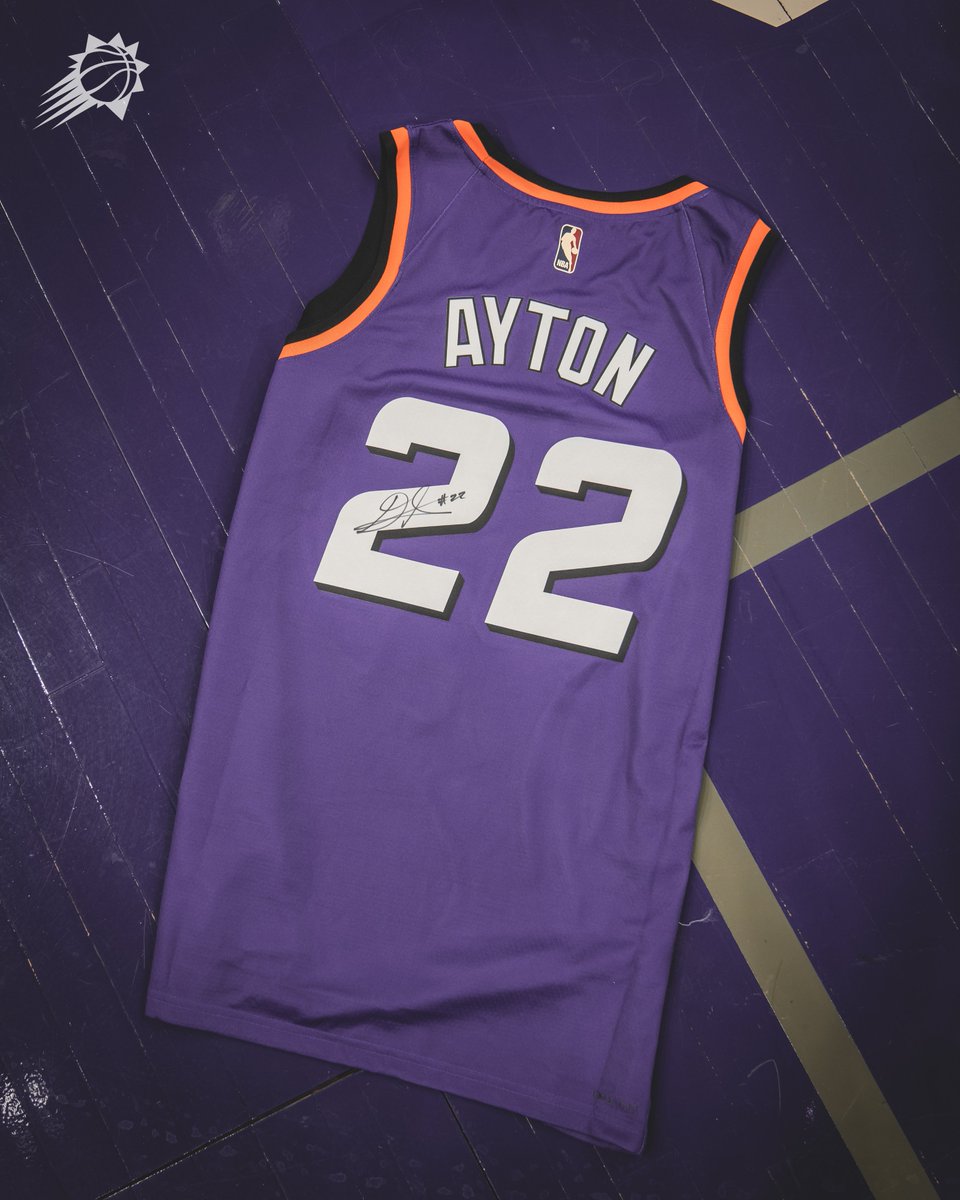 Suns's tweet image. We're starting our online giveaways for @FrysFoodStores Fan Appreciation Day!

The first one is a Deandre Ayton signed Hardwood Classic Jersey.

Comment with your favorite Suns memory for a chance to win!