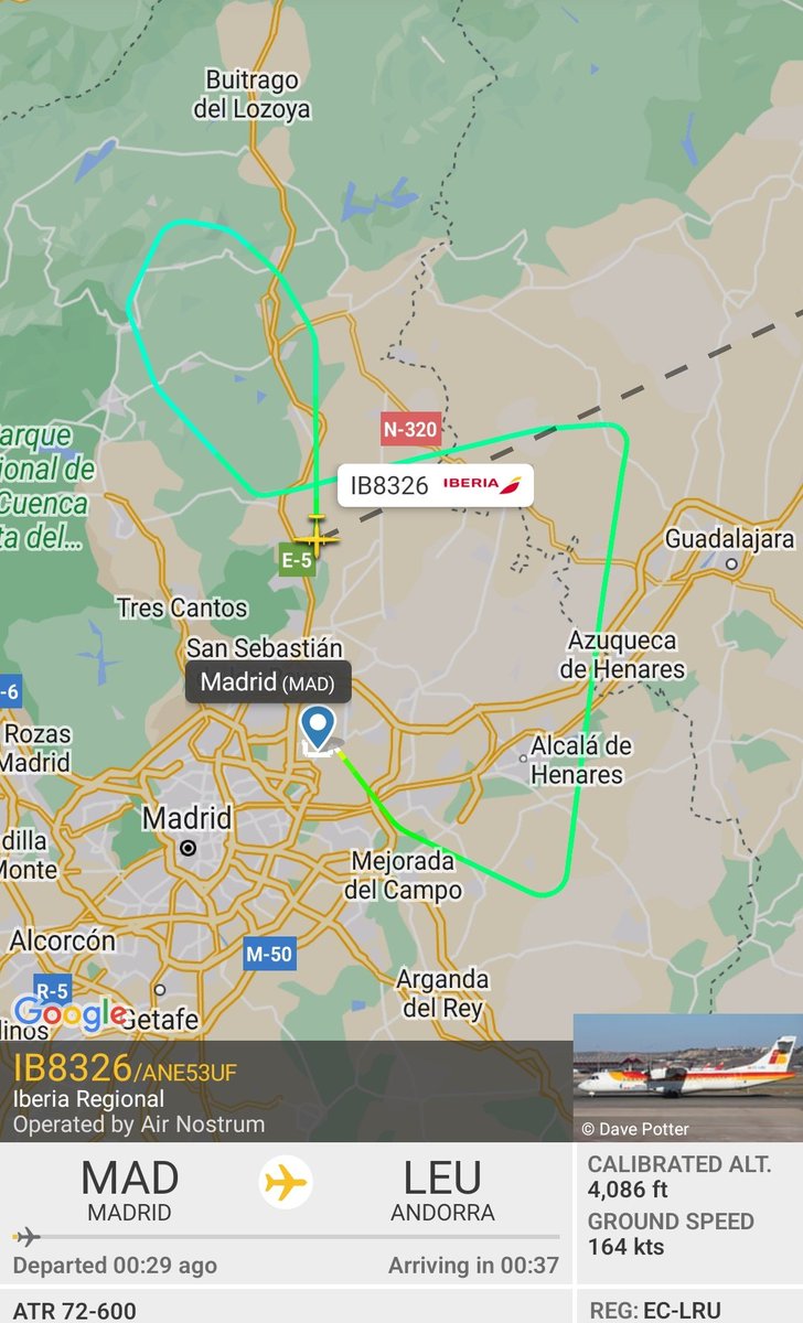 Sembla que l'avió d'Air Nostrum que avui cobria el vol entre La Seu d'Urgell i Madrid ha tingut algun problema i està tornant a l'aeroport de Madrid-Barajas. Per la prioritat que li han donat sospito d'un problema tècnic poc greu però que no permet arribar a La Seu #transitaeri