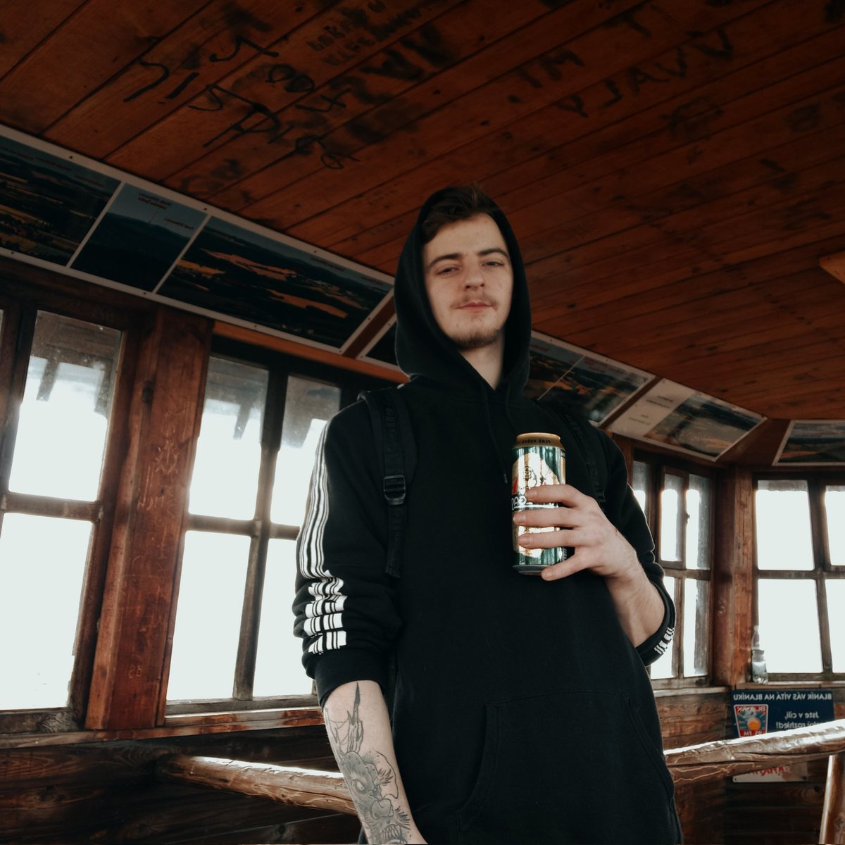 BadzThingz's tweet photo. Ráďa😁😂 https://t.co/UmzEYvI9kr