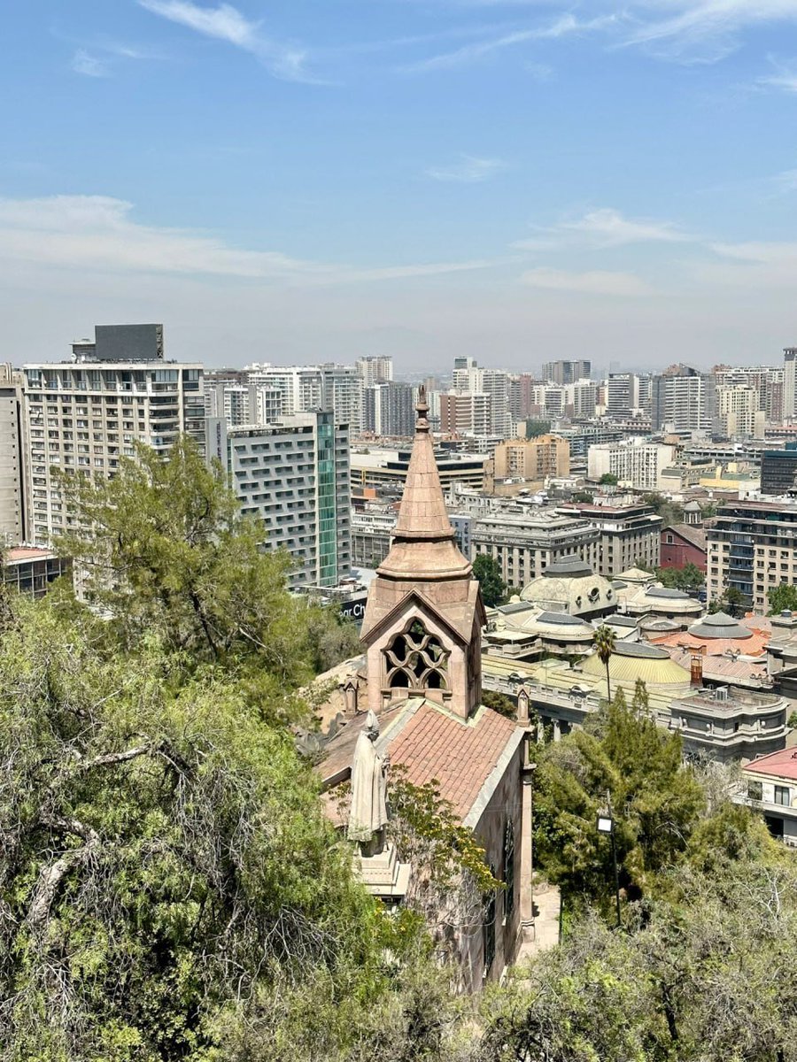 felixsandro_rpt's tweet image. #Chile #Santiago hilltop castle ❤️😍 #missingtime