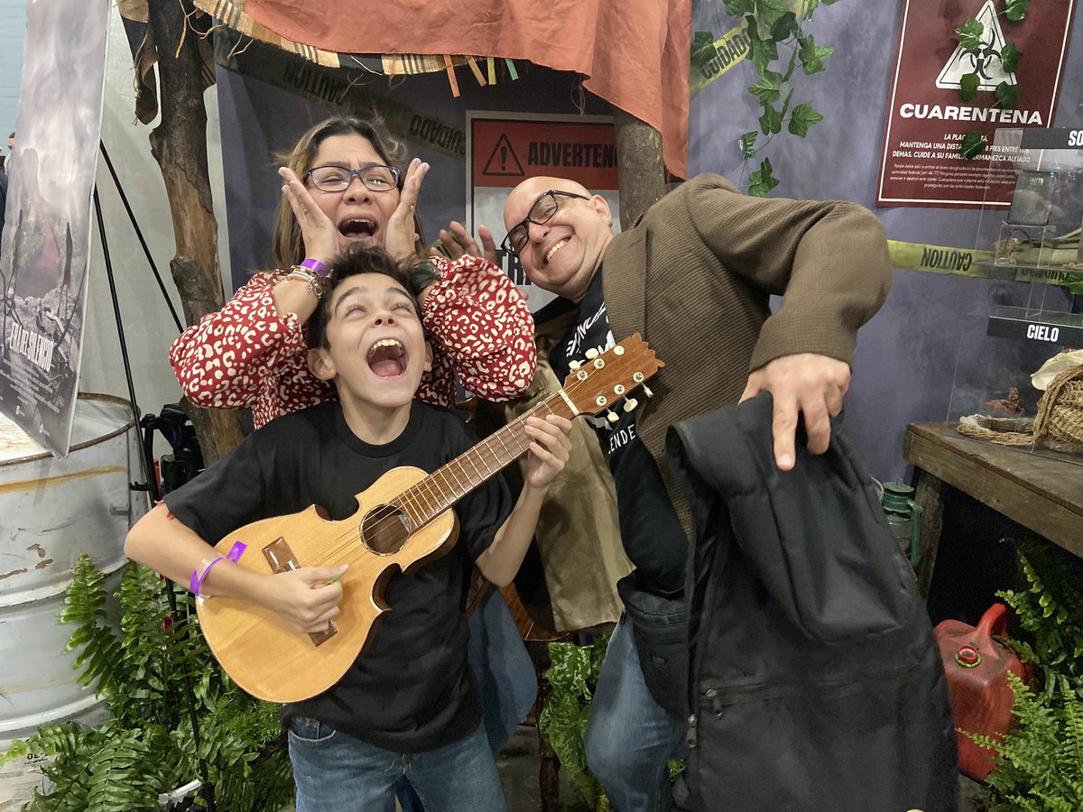 nuevaveneciainc's tweet photo. #ComicConPR https://t.co/rXVAyAMEsO