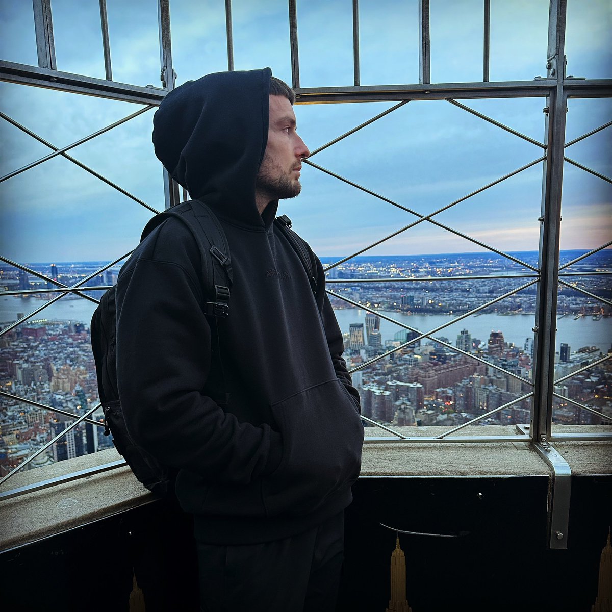 Concrete Jungle 🌆🇺🇸⁣
⁣
——————————————————⁣
#usa #newyork #nyc #empirestatebuilding #travel #holiday #city #views #sunset