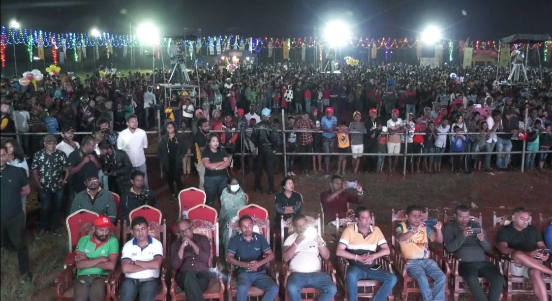 NewsfirstSL's tweet photo. 'Shakthi In Sith-thirai Kondaattum' : Sinhala &amp; Tamil New Year celebration attracts hundreds from Sri Lanka's central hills

#lka #sl #srilanka #news #news1st #newsfirstSL #ShakthiTV #avurudu #celebrations #thalawakele

https://t.co/d7zVeVD7rq https://t.co/H1lBlLT6CJ