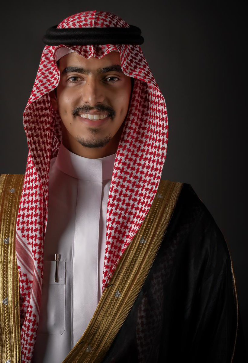 alwasel_fa's tweet photo. تبارك أسرة الواصل لابن العم/ إبراهيم بن فهد الواصل تخرجه من كلية الاقتصاد والعلوم الإدارية بجامعة الإمام محمد بن سعود.

نسأل الله له التوفيق والسداد والمستقبل المشرق. https://t.co/Mnzhd0UTeC